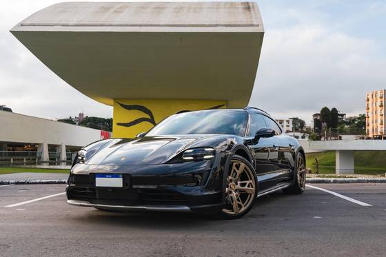 PORSCHE TAYCAN 4 CROSS TURISMO ELÉTRICO PORSCHE TAYCAN 4 CROSS TURISMO ELÉTRICO